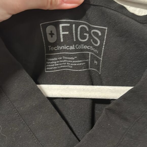 FIGS Men Black Scrub Top Nursing Uniform FM1500 Size Medium - Picture 2 of 6